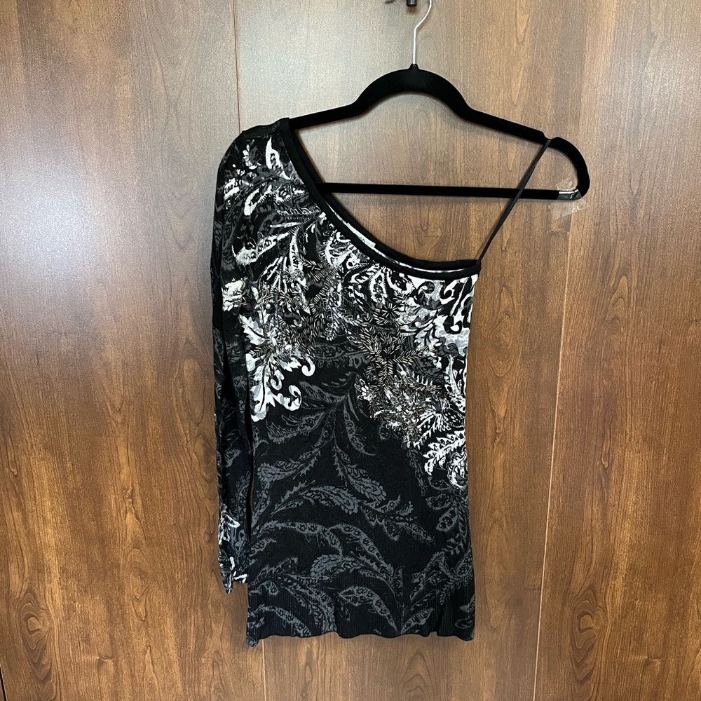 Cache off the shoulder top